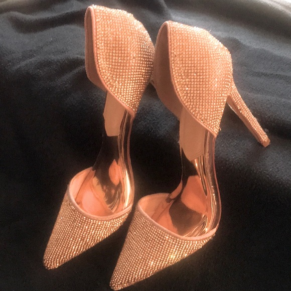 Elegant Heels - Picture 1 of 5